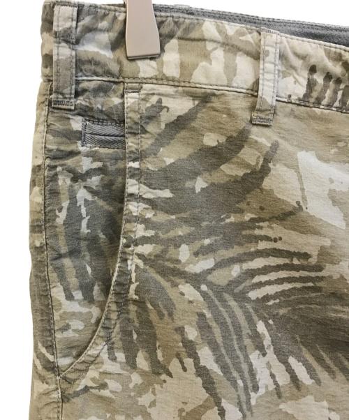 C.P COMPANY（シーピーカンパニー）C.P COMPANY (シーピーカンパニー) カーゴショートパンツ　CPU0582 001734 カーキ サイズ:48の古着・服飾アイテム
