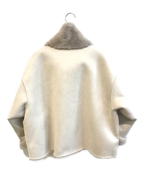 BARNEYS NEWYORK（バーニーズ・ニューヨーク）BARNEYS NEWYORK (バーニーズ・ニューヨーク) フェイクファーショートブルゾン　2212232 ベージュ サイズ:Ｆの古着・服飾アイテム