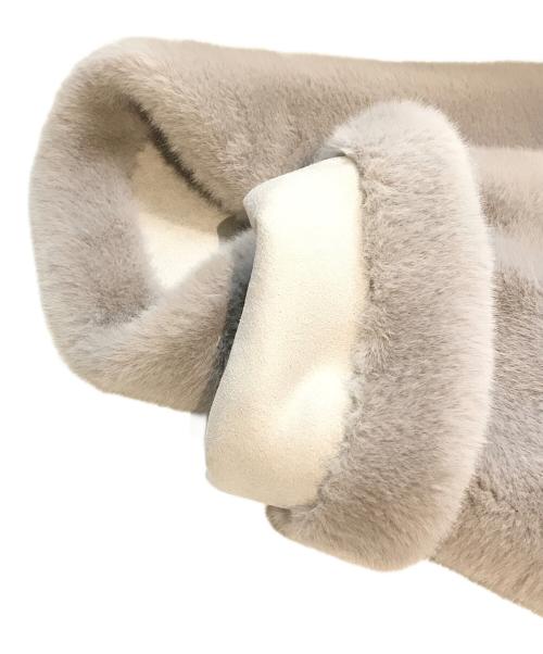 BARNEYS NEWYORK（バーニーズ・ニューヨーク）BARNEYS NEWYORK (バーニーズ・ニューヨーク) フェイクファーショートブルゾン　2212232 ベージュ サイズ:Ｆの古着・服飾アイテム