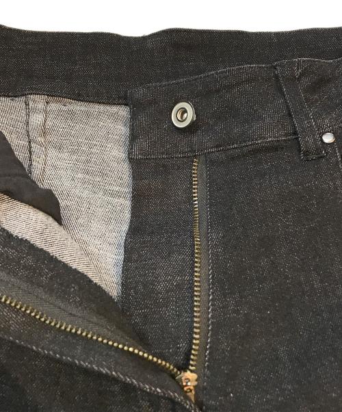 cafe de INDiGo（カフェ ド インディゴ）cafe de INDiGo (カフェ ド インディゴ) ストレッチカーブデニム　MIE102PCE ブラック サイズ:W25 未使用品の古着・服飾アイテム