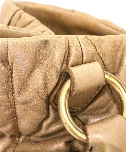 MIU MIU（ミュウミュウ）MIU MIU (ミュウミュウ) 2WAYバッグ　マテラッセ ベージュの古着・服飾アイテム