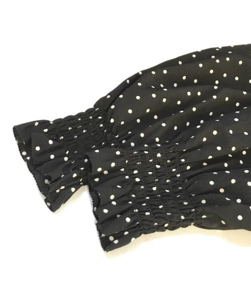 SHIPS（シップス）SHIPS (シップス) ドット花柄袖シャーリングブラウス ブラック サイズ:Free 未使用品の古着・服飾アイテム