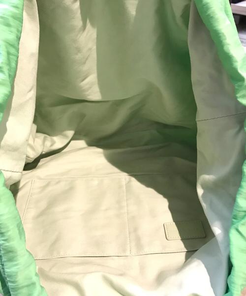 MARY AL TERNA（メアリオルターナ）MARY AL TERNA (メアリオルターナ) リサイクルナイロン 2way 巾着 トートバッグ グリーンの古着・服飾アイテム