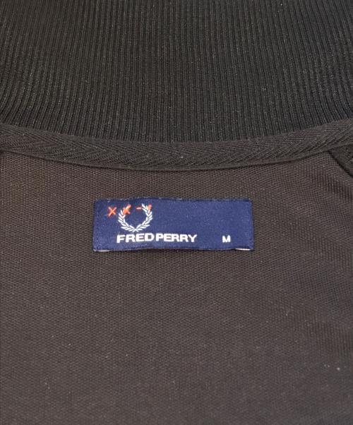 FRED PERRY（フレッドペリー）FRED PERRY (フレッドペリー) トラックジャケット　J5327 ブラック サイズ:Mの古着・服飾アイテム