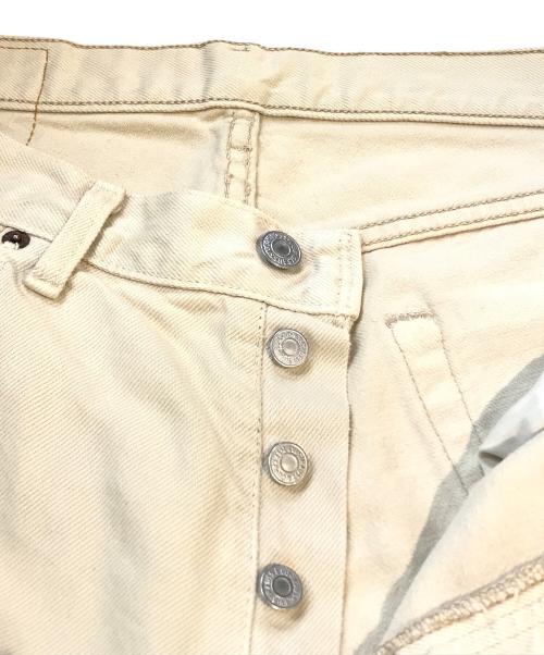 LEVI'S（リーバイス）LEVI'S (リーバイス) デニムパンツ ベージュ サイズ:W33の古着・服飾アイテム