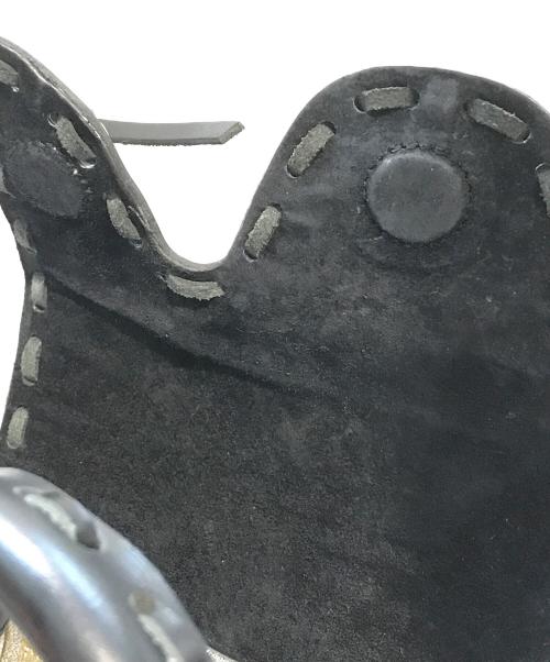 Carving Tribes（カービングトライブス）CARVING TRIBES (カービングトライブス) 2WAYスタッズショルダーバッグ ブラックの古着・服飾アイテム