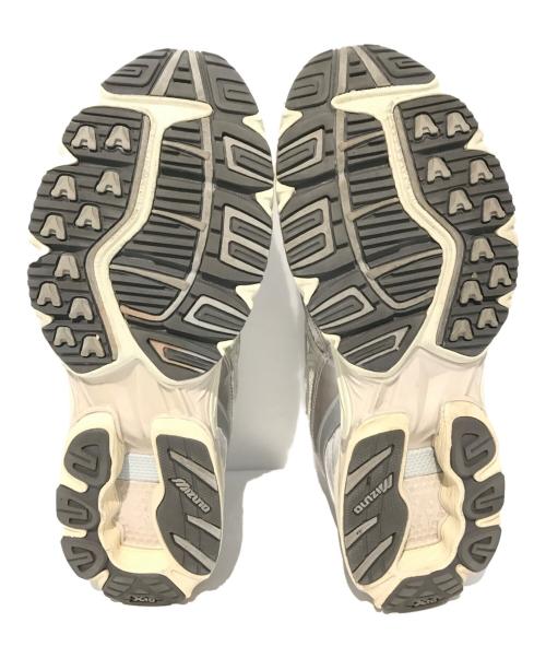 NEW BALANCE（ニューバランス）NEW BALANCE (ニューバランス) WAVE RIDER 10 D1GA243104 ホワイト×シルバー サイズ:27の古着・服飾アイテム