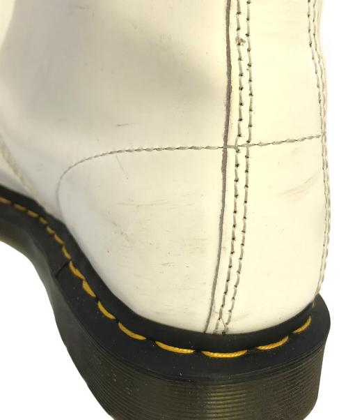 Dr.Martens（ドクターマーチン）Dr.Martens (ドクターマーチン) 8ホールブーツ　11822 ホワイト サイズ:UK9の古着・服飾アイテム