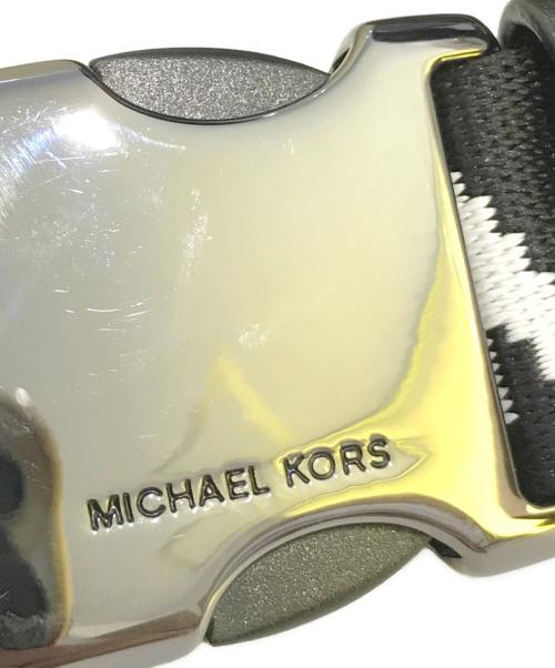 MICHAEL KORS（マイケル・コース）MICHAEL KORS (マイケル・コース) モット ミディアム ストライプ ペブルドレザー ベルトバッグ ブラックの古着・服飾アイテム