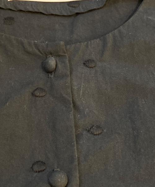 l'atelier du savon（アトリエドゥサボン）l'atelier du savon (アトリエドゥサボン) ドット刺繍ブラウス 73-01-BL-010-22-1 ブラック サイズ:Freeの古着・服飾アイテム