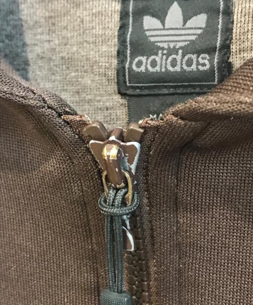 adidas（アディダス）adidas (アディダス) フーデットトラックジャケット AGC002 ブラウン サイズ:2XLの古着・服飾アイテム