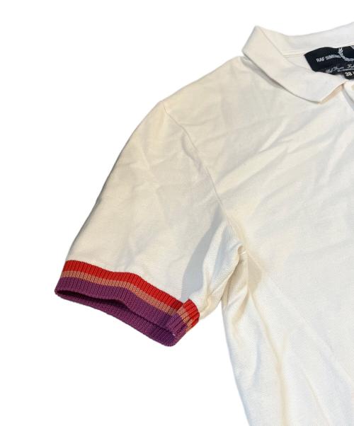 RAF SIMONS（ラフシモンズ）RAF SIMONS (ラフシモンズ) FRED PERRY (フレッドペリー) ポロシャツ ホワイト サイズ:38の古着・服飾アイテム