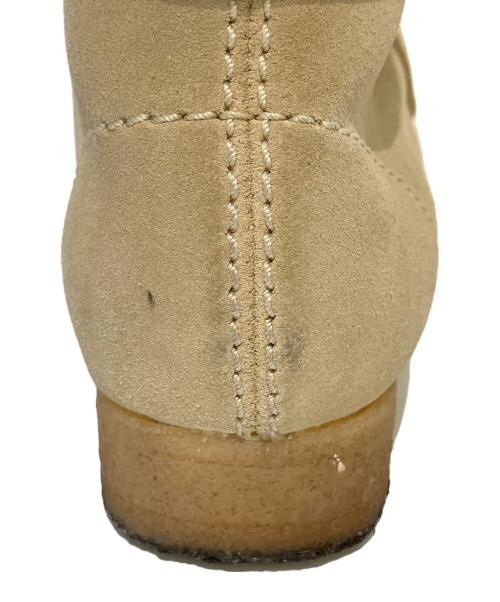 CLARKS（クラークス）CLARKS (クラークス) ワラビーブーツ ベージュ サイズ:23.5の古着・服飾アイテム