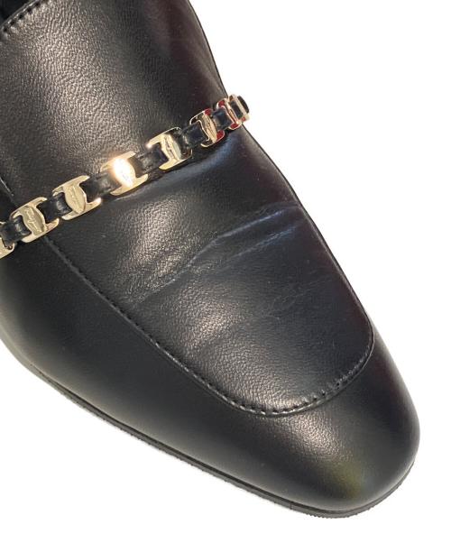 Salvatore Ferragamo（サルヴァトーレ フェラガモ）Salvatore Ferragamo (サルヴァトーレ フェラガモ) ヴァラチェーンパンプス　09297 ブラック サイズ:5 1/2の古着・服飾アイテム