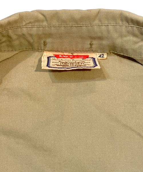 LEVI'S（リーバイス）LEVI'S (リーバイス) ミリタリージャケット ベージュ サイズ:42の古着・服飾アイテム