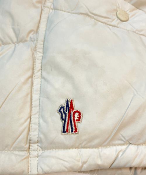 MONCLER GRENOBLE（モンクレール グルノーブル）MONCLER GRENOBLE (モンクレール グルノーブル) ダウンベスト/SORAPIS　J10981A00007 アイボリー サイズ:1の古着・服飾アイテム