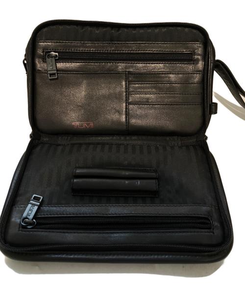 TUMI（トゥミ）TUMI (トゥミ) クラッチバッグ ブラックの古着・服飾アイテム