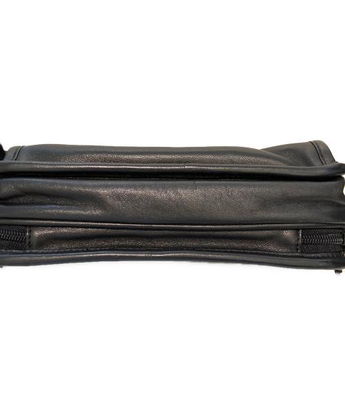 TUMI（トゥミ）TUMI (トゥミ) クラッチバッグ ブラックの古着・服飾アイテム
