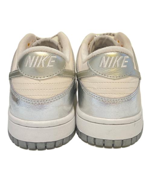 NIKE（ナイキ）NIKE (ナイキ) Nike Dunk Low GS 'White Metallic Silver' 309601-105 シルバー サイズ:25の古着・服飾アイテム
