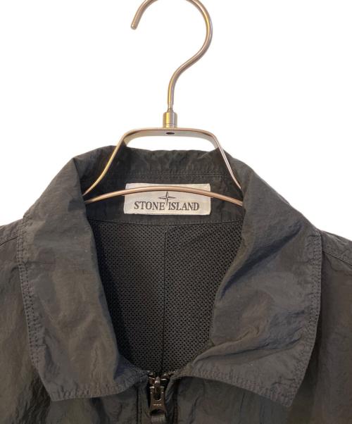 STONE ISLAND（ストーンアイランド）STONE ISLAND (ストーンアイランド) NYLON METAL IN ECONYL OVERSHIRT ブラック サイズ:Mの古着・服飾アイテム