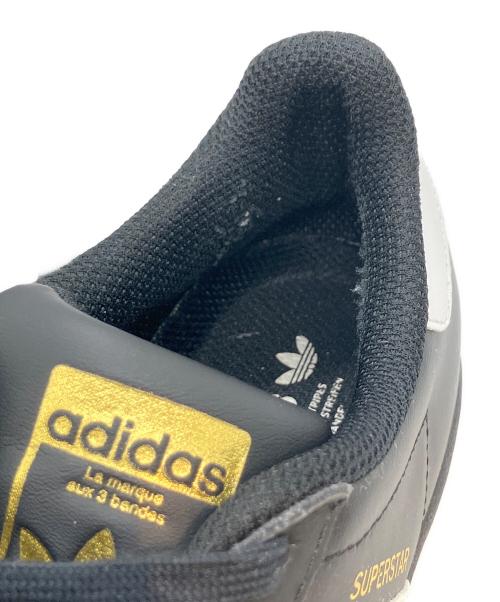 adidas（アディダス）adidas (アディダス) スニーカー ブラック サイズ:22cmの古着・服飾アイテム