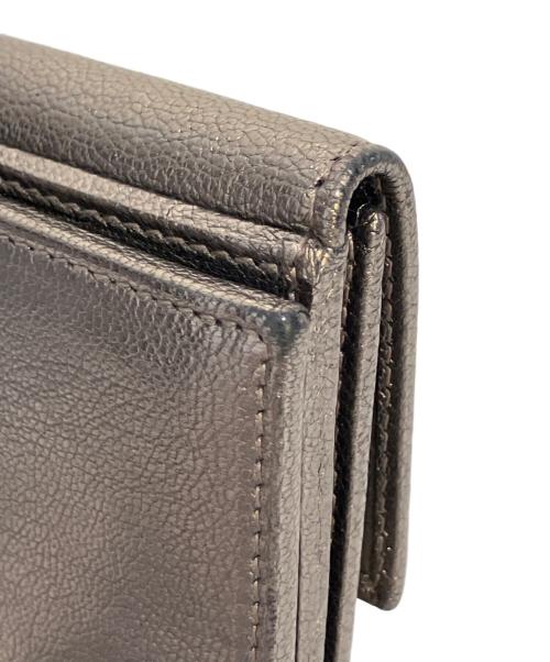 Salvatore Ferragamo（サルヴァトーレ フェラガモ）Salvatore Ferragamo (サルヴァトーレ フェラガモ) レザー二つ折り財布 シルバーの古着・服飾アイテム