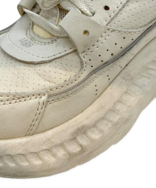 UGG（アグ）UGG (アグ) V2 NUBUCK ホワイト サイズ:24の古着・服飾アイテム