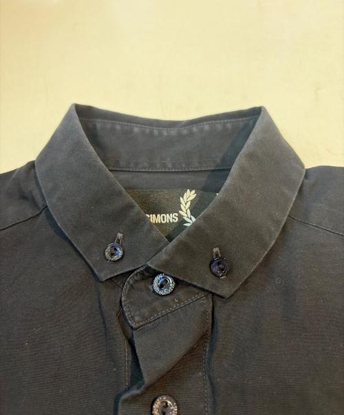 RAF SIMONS（ラフシモンズ）RAF SIMONS (ラフシモンズ) FRED PERRY (フレッドペリー) 半袖シャツ ブラック サイズ:XSの古着・服飾アイテム
