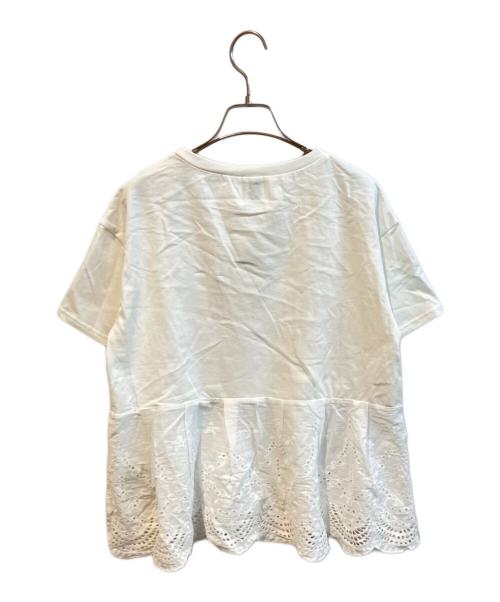 Spick and Span（スピック＆スパン）Spick and Span (スピック＆スパン) カットワークレースペプラムTシャツ　26070200905030 ホワイト サイズ:Free 未使用品の古着・服飾アイテム