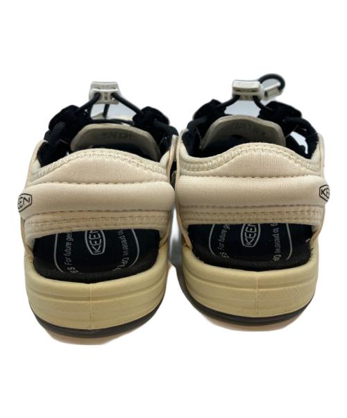 KEEN（キーン）KEEN (キーン) サンダル　1027299 ブラック×ホワイト サイズ:23.5の古着・服飾アイテム