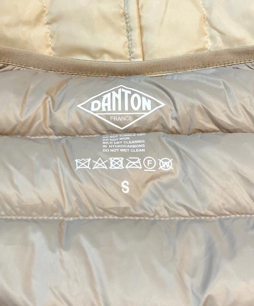 DANTON（ダントン）DANTON (ダントン) BEAMS COUTURE (ビームス クチュール) マフラーリボン ダウン 18-18-0002-637 ベージュ サイズ:Sの古着・服飾アイテム