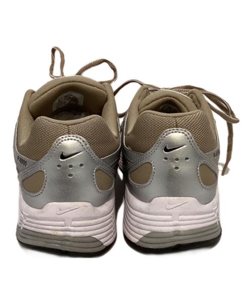 NIKE（ナイキ）NIKE (ナイキ) ローカットスニーカー/P-6000　HQ3030-200 シルバー サイズ:27cmの古着・服飾アイテム