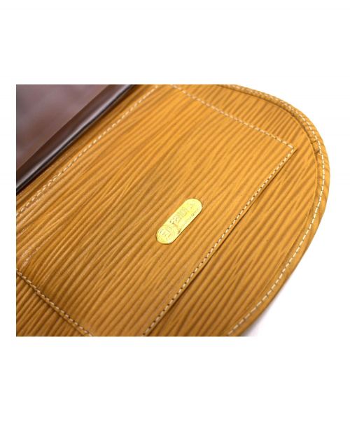 FENDI（フェンディ）FENDI (フェンディ) 2つ折り財布の古着・服飾アイテム