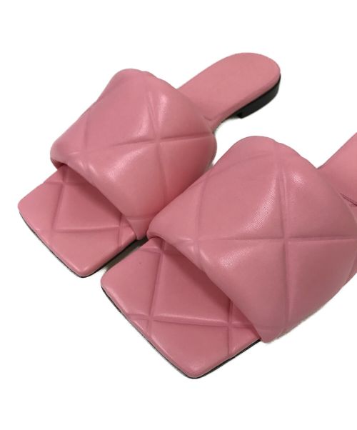 BOTTEGA VENETA（ボッテガベネタ）BOTTEGA VENETA (ボッテガベネタ) パデットフラットサンダル ピンク サイズ:38の古着・服飾アイテム