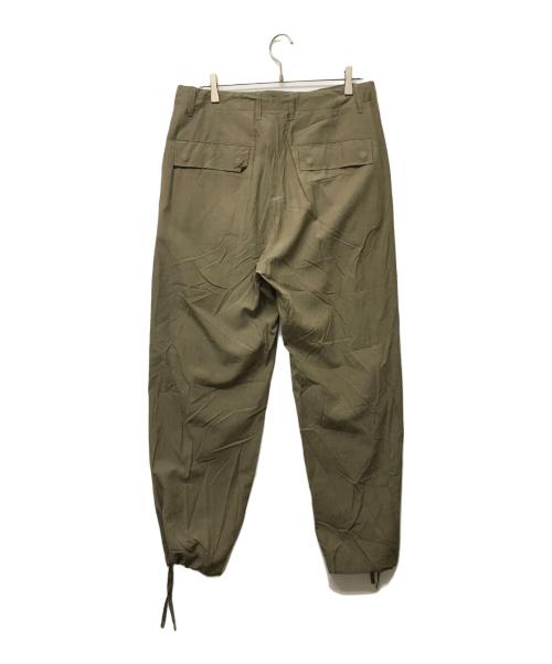 UNIVERSAL PRODUCTS.（ユニバーサルプロダクツ）UNIVERSAL PRODUCTS. (ユニバーサルプロダクツ) COTTON LINEN FIELD TROUSERS オリーブ サイズ:SIZE Lの古着・服飾アイテム