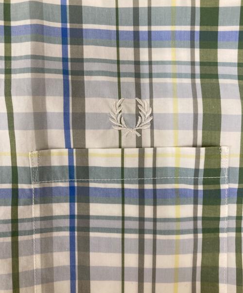FRED PERRY（フレッドペリー）FRED PERRY (フレッドペリー) 刺繍入りバンドカラーシャツ ブルー サイズ:SIZE Sの古着・服飾アイテム