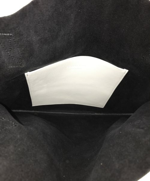 HYKE（ハイク）HYKE (ハイク) CHACOLI (チャコリ) LEATHER POUCHレザートートバッグ ホワイト 未使用品の古着・服飾アイテム