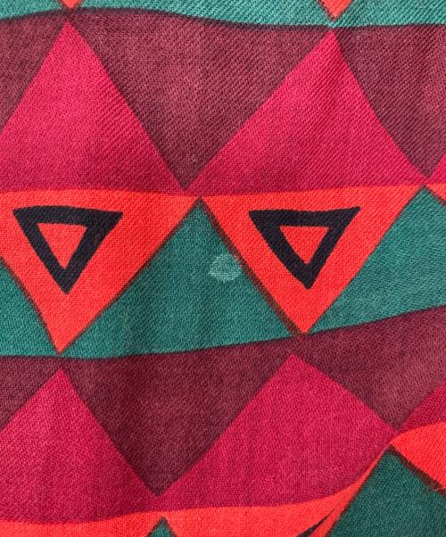 GIVENCHY NOUVELLE BOUTIQUE（ジバンシィ・ヌーベル・ブティック）GIVENCHY NOUVELLE BOUTIQUE (ジバンシィ・ヌーベル・ブティック) 総柄ウールノーカラージャケット レッド サイズ:SIZE 12の古着・服飾アイテム