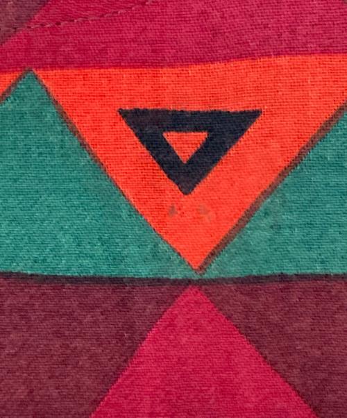 GIVENCHY NOUVELLE BOUTIQUE（ジバンシィ・ヌーベル・ブティック）GIVENCHY NOUVELLE BOUTIQUE (ジバンシィ・ヌーベル・ブティック) 総柄ウールノーカラージャケット レッド サイズ:SIZE 12の古着・服飾アイテム