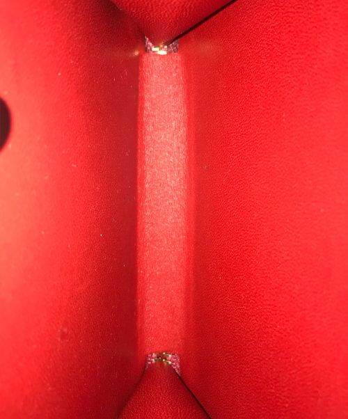 VERSACE（ヴェルサーチェ）VERSACE (ヴェルサーチ) レザーキルティング2つ折り財布 レッドの古着・服飾アイテム