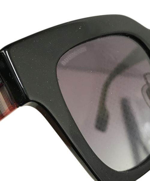 BURBERRY（バーバリー）BURBERRY (バーバリー) ノバチェックテンプルサングラス ブラック サイズ:51□21 145の古着・服飾アイテム