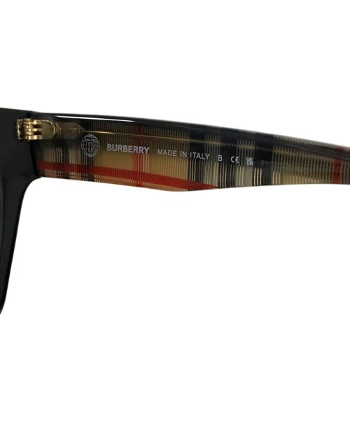 BURBERRY（バーバリー）BURBERRY (バーバリー) ノバチェックテンプルサングラス ブラック サイズ:51□21 145の古着・服飾アイテム