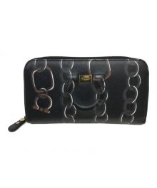 Salvatore Ferragamo（サルヴァトーレ フェラガモ）の古着「チェーンプリントガンチーニエンボスロングウォレット」｜ブラック