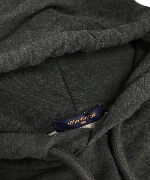 LOUIS VUITTON（ルイ ヴィトン）LOUIS VUITTON (ルイ ヴィトン) ロゴプリントプルオーバーパーカー グレー サイズ:SIZE Lの古着・服飾アイテム