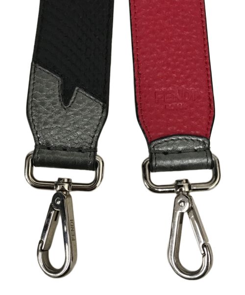 FENDI（フェンディ）FENDI (フェンディ) バグズアイパイソンショルダーストラップ ブラック×レッドの古着・服飾アイテム