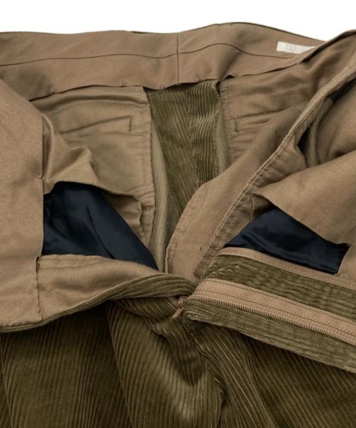 COMOLI（コモリ）COMOLI (コモリ) コーデュロイ パイプドステムパンツ グリーン サイズ:3の古着・服飾アイテム