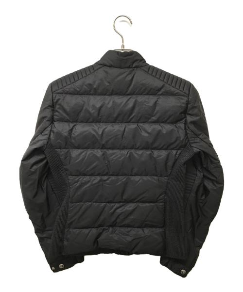 PRADA（プラダ）PRADA (プラダ) 袖トライアングルプレートダウンジャケット ブラック サイズ:SIZE 40の古着・服飾アイテム
