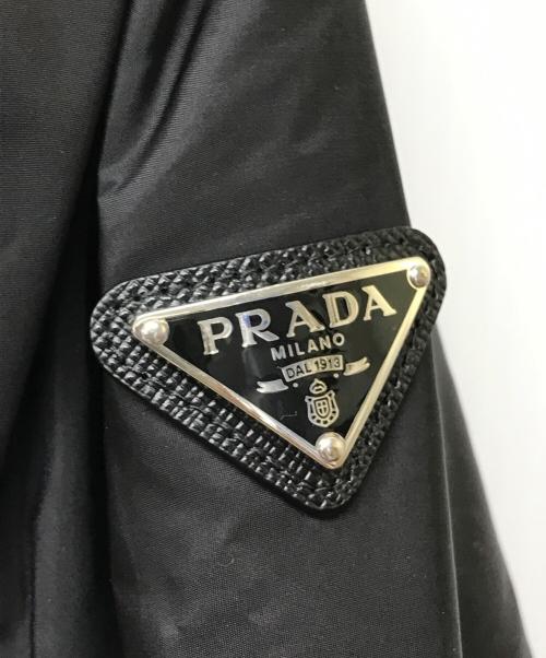 PRADA（プラダ）PRADA (プラダ) 袖トライアングルプレートダウンジャケット ブラック サイズ:SIZE 40の古着・服飾アイテム
