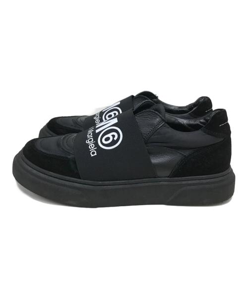 MM6 Maison Margiela（エムエムシックスメゾンマルジェラ）MM6 Maison Margiela (エムエムシックス メゾンマルジェラ) ロゴスリッポン ブラック サイズ:40の古着・服飾アイテム