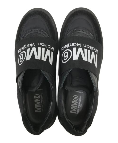 MM6 Maison Margiela（エムエムシックスメゾンマルジェラ）MM6 Maison Margiela (エムエムシックス メゾンマルジェラ) ロゴスリッポン ブラック サイズ:40の古着・服飾アイテム